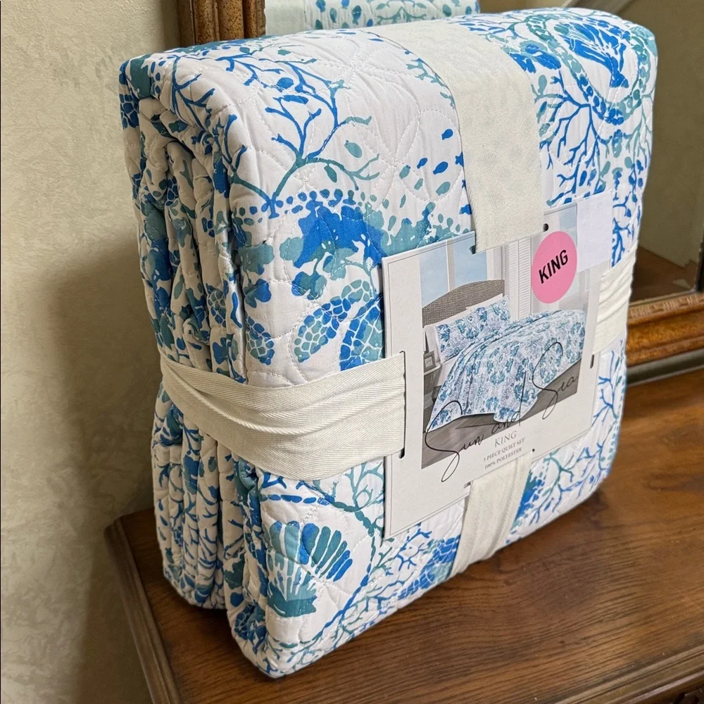 Blue and White Sun & Sea King 3 piece Quilt Set. Turtles and sea motif.